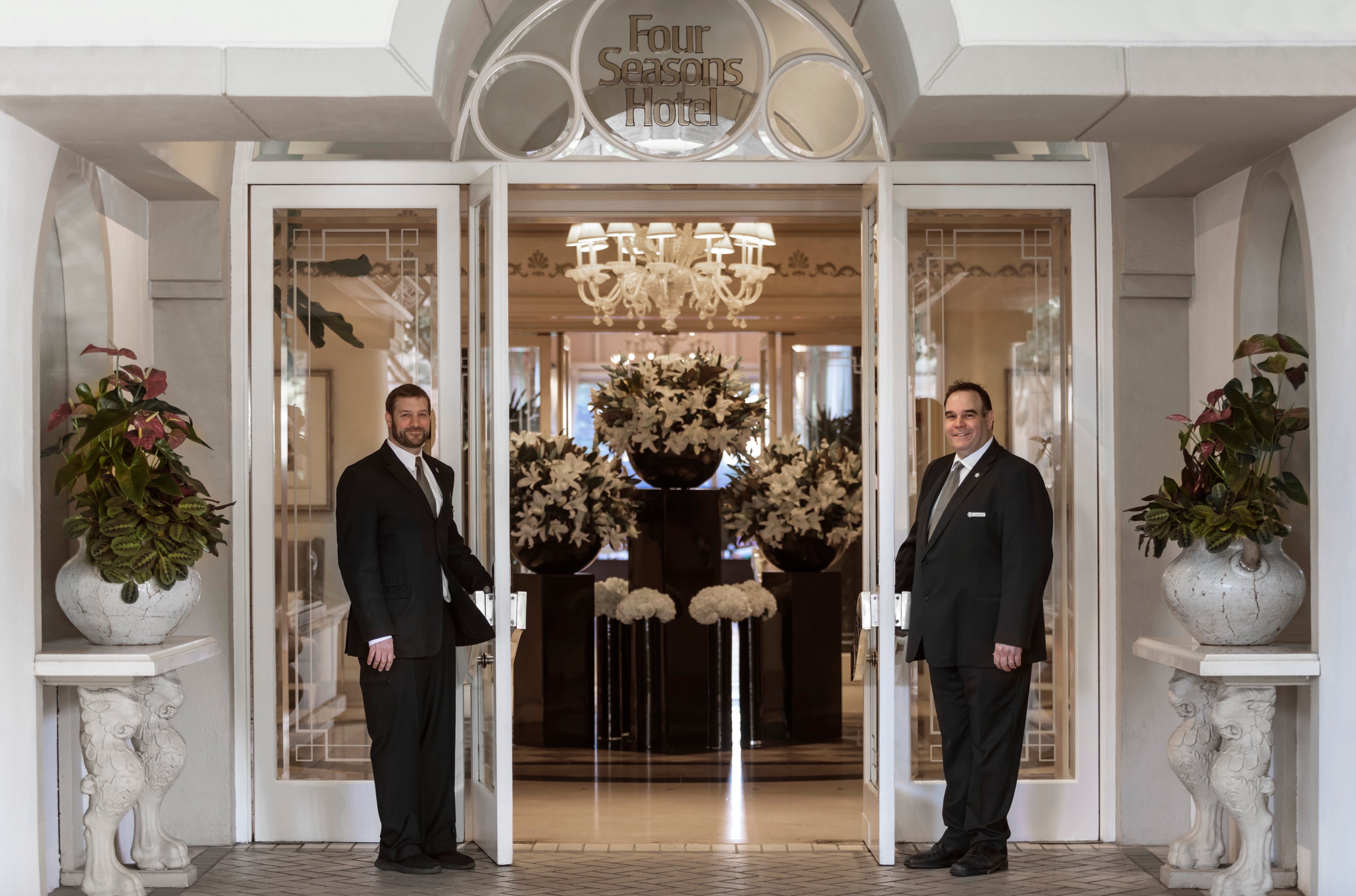 6 Reasons To Work With The Leader Of The Luxury Hospitality Industry